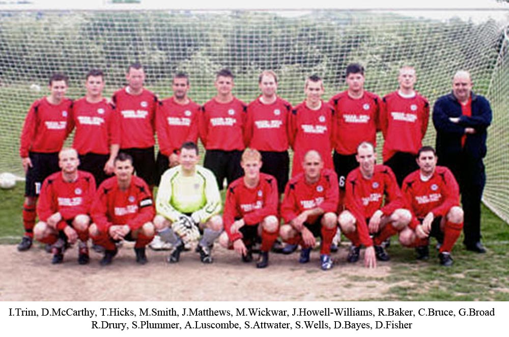 Team photo of Platt FC prior to their Weald of Kent Junior Cup Final, losing 2-1 to Woodstock Park in 2007